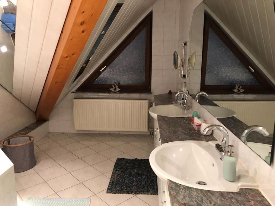 Grosse, Helle Wohnung Fuer Bis Zu 6 Personen 바인하임 외부 사진