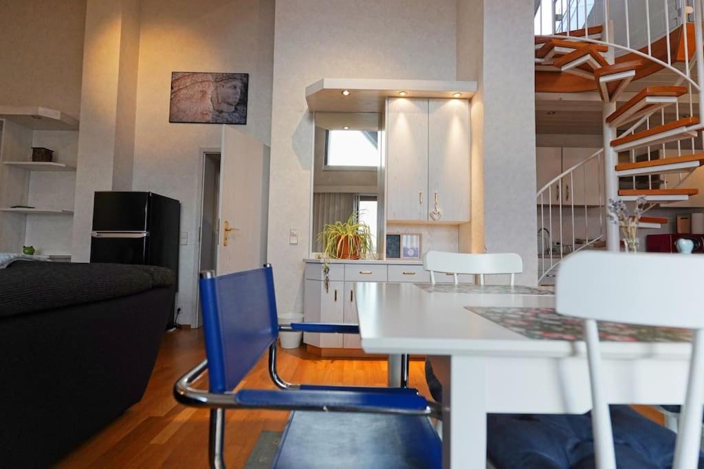 Grosse, Helle Wohnung Fuer Bis Zu 6 Personen 바인하임 외부 사진