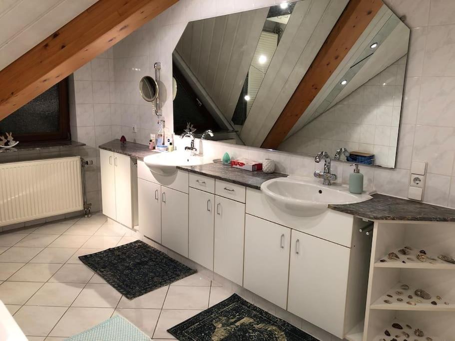 Grosse, Helle Wohnung Fuer Bis Zu 6 Personen 바인하임 외부 사진
